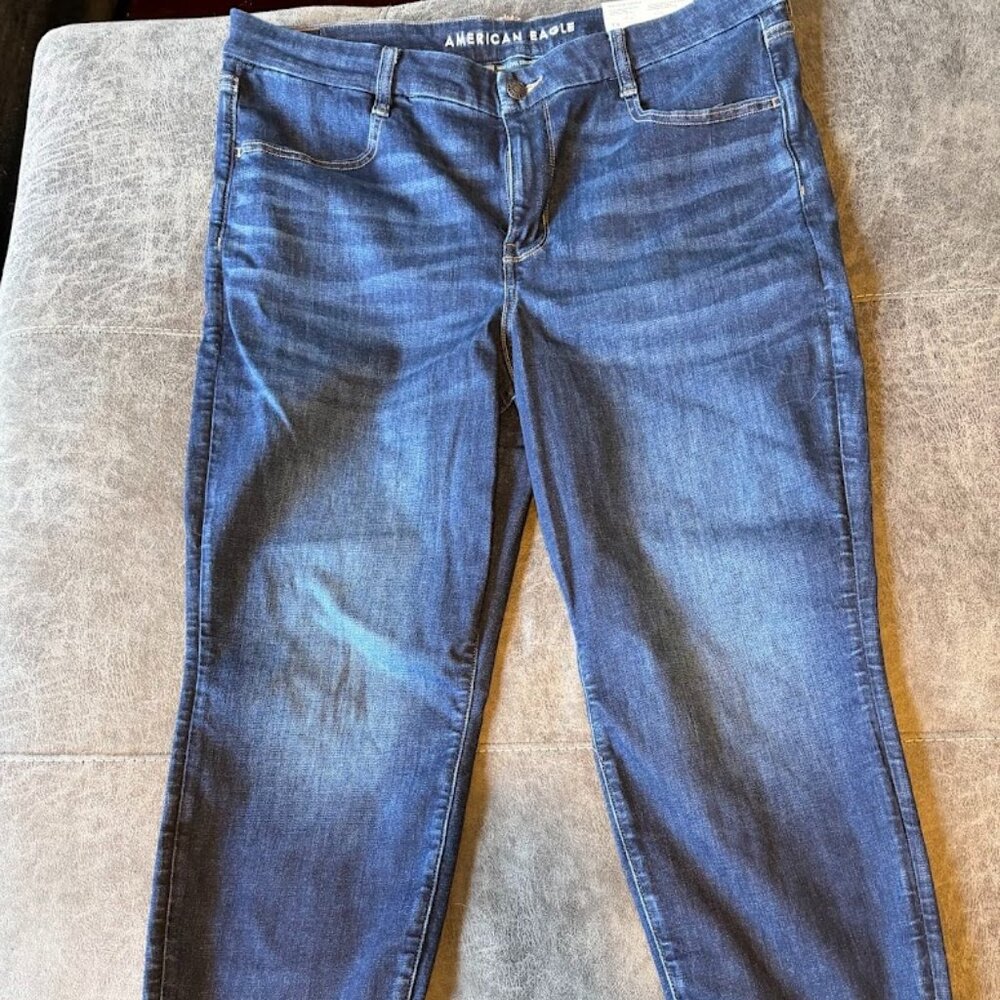 NWT American Eagle Curvy High-Waisted Jegging